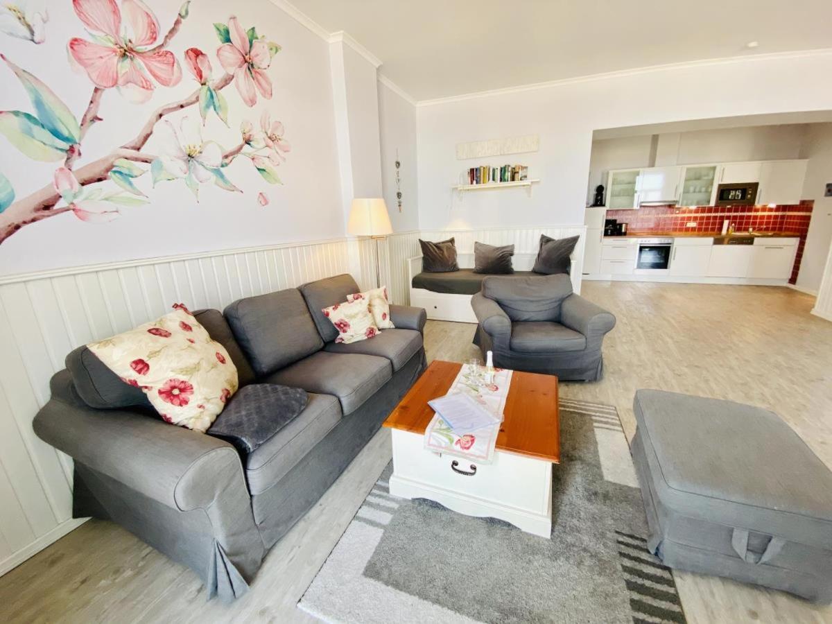 Berringer, Seestern, Direkt An Der Promenade * Rostock